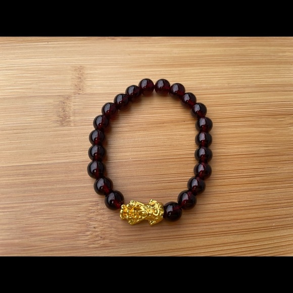 Red Garnet Stone Pixiu Wealth Bracelet - Picture 3 of 6